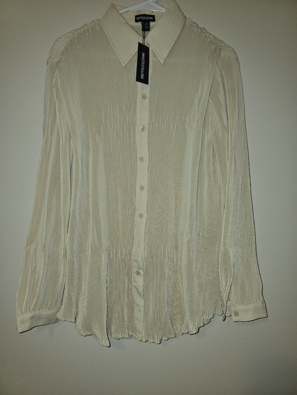 PrettyLittleThing Pleated Button-Down Blouse Sz2 - Picture 3 of 4